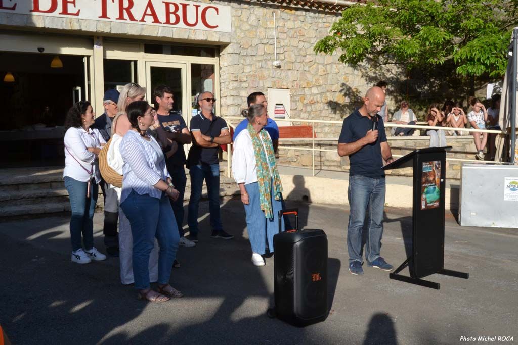 Monsieur le Maire présente l'équipe municipale